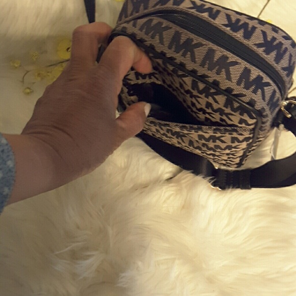 COPY - Michael kors Bedford zip flight bag - Picture 3 of 8